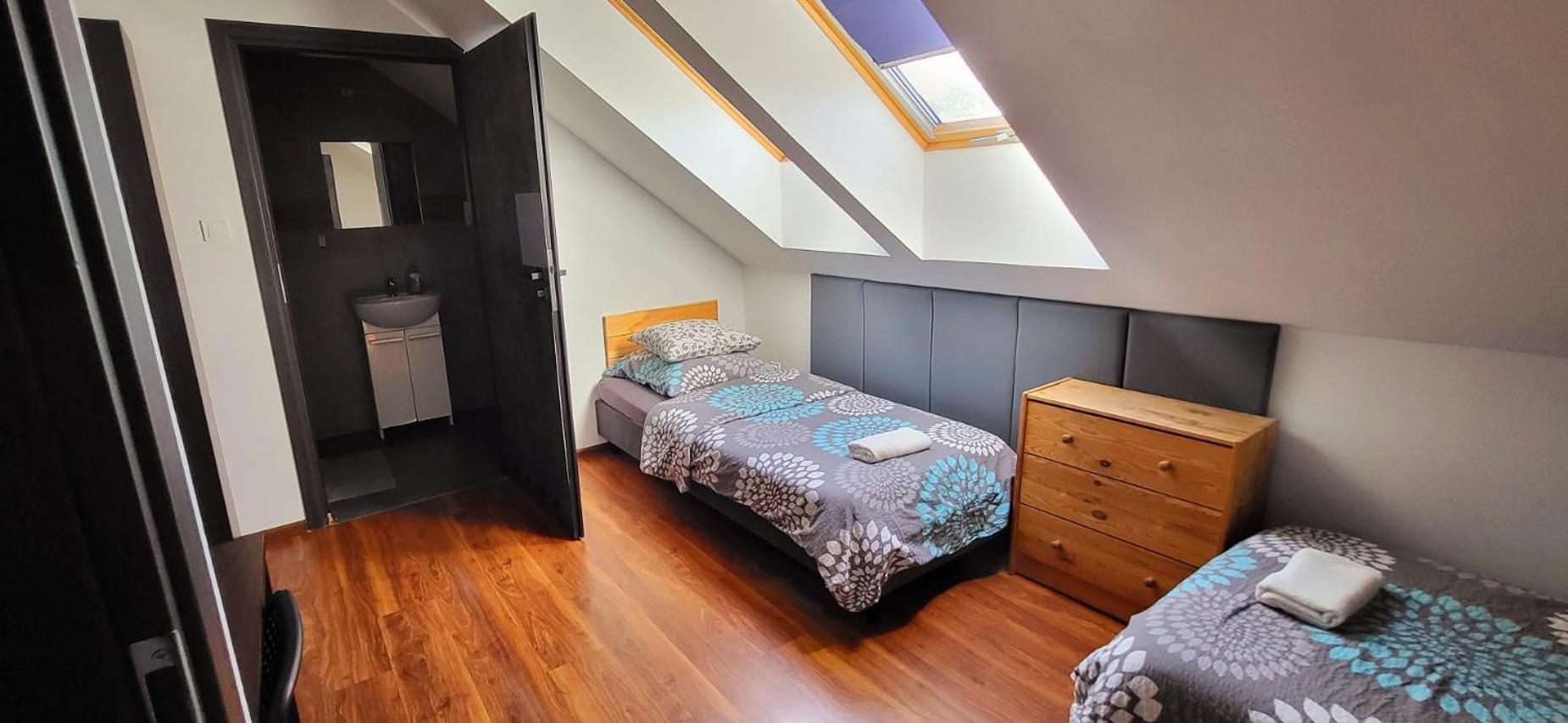 M Hostel Γκλίβιτσε Εξωτερικό φωτογραφία