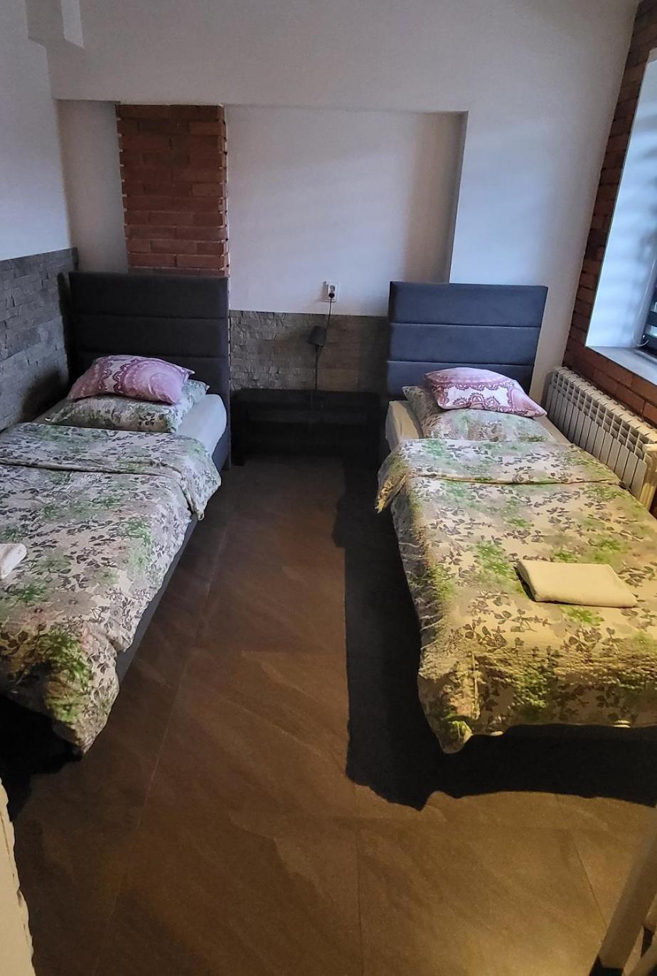 M Hostel Γκλίβιτσε Εξωτερικό φωτογραφία